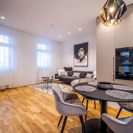 Apartamento Old Town Design For 5 - Balcony & Ac