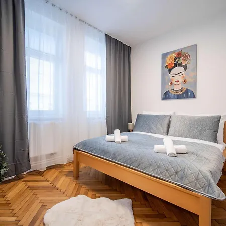 Old Town Design For 5 - Balcony & Ac Apartamento *