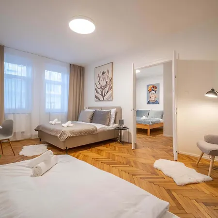 Old Town Design For 5 - Balcony & Ac Apartamento Košice
